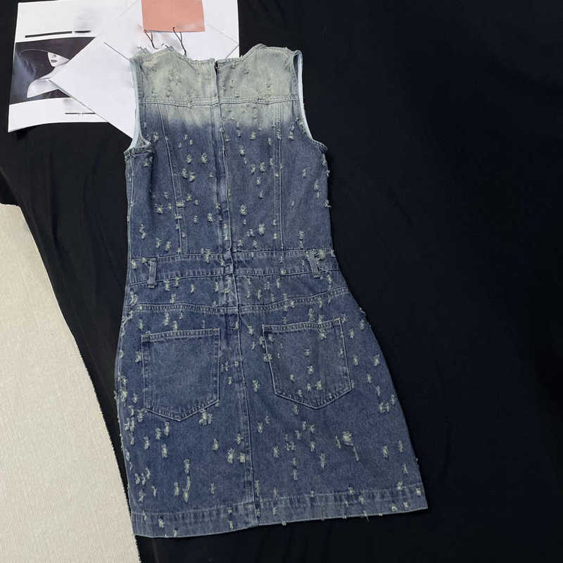 Basic & Casual Dresses Designer 2023 Early Autumn New Made Old, Broken, Washable, Letter Sticker, Waist Wrapped Denim Dress for Women AJQW