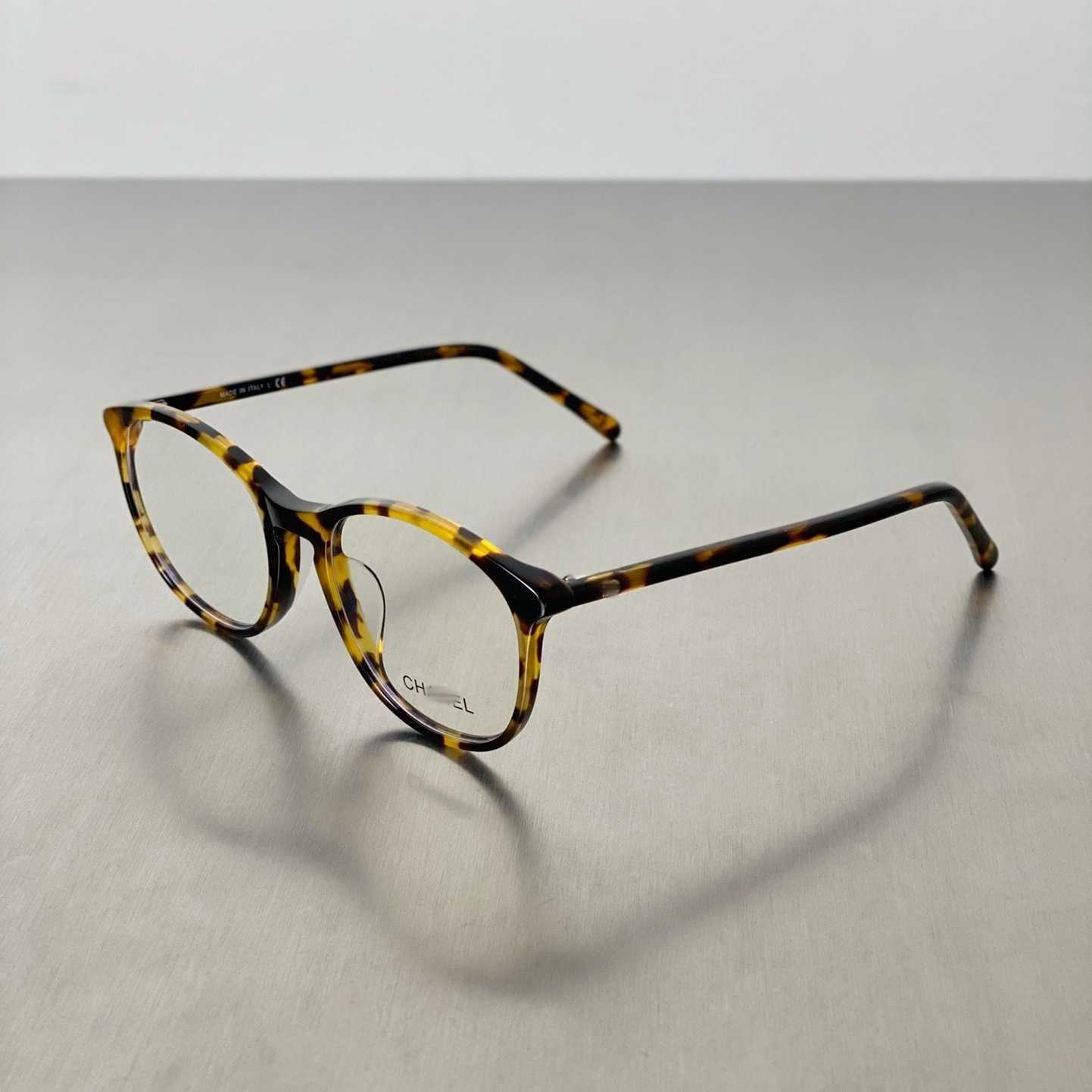 2024 Новые дизайнерские солнцезащитные очки Ultra Light Women Women's Optical Myopia Hawksbill Color Paglass Frame для женщин может сопоставить с плоские линзы с подсчета высоты.