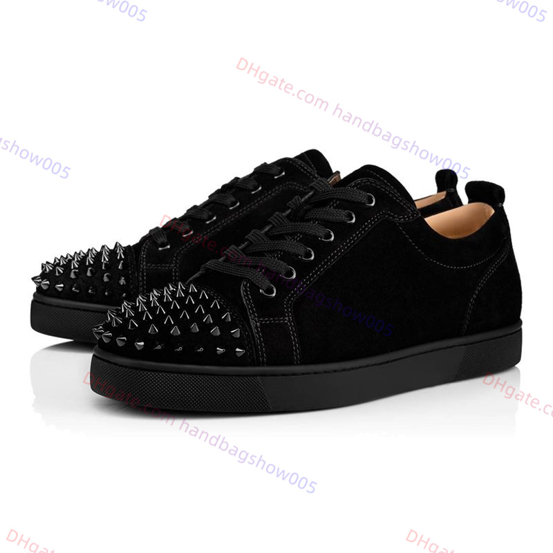 Top Designer Shoes men Women Casual shoes Loafers Red Bottoms Rivets Low Studed Sneakers Classics Fashion style Calf Leather upper lace up Couple style Dress Shoes