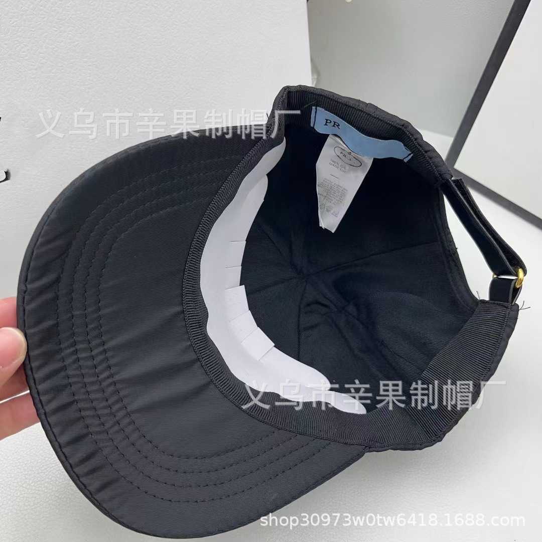 Ball Caps Top Designer CHAPLE LUXURIE Version coréenne Triangle Baseball Cap British Style Fashion Lettre P BRODERIE HARD TOP SUR SUR SUN IWDN