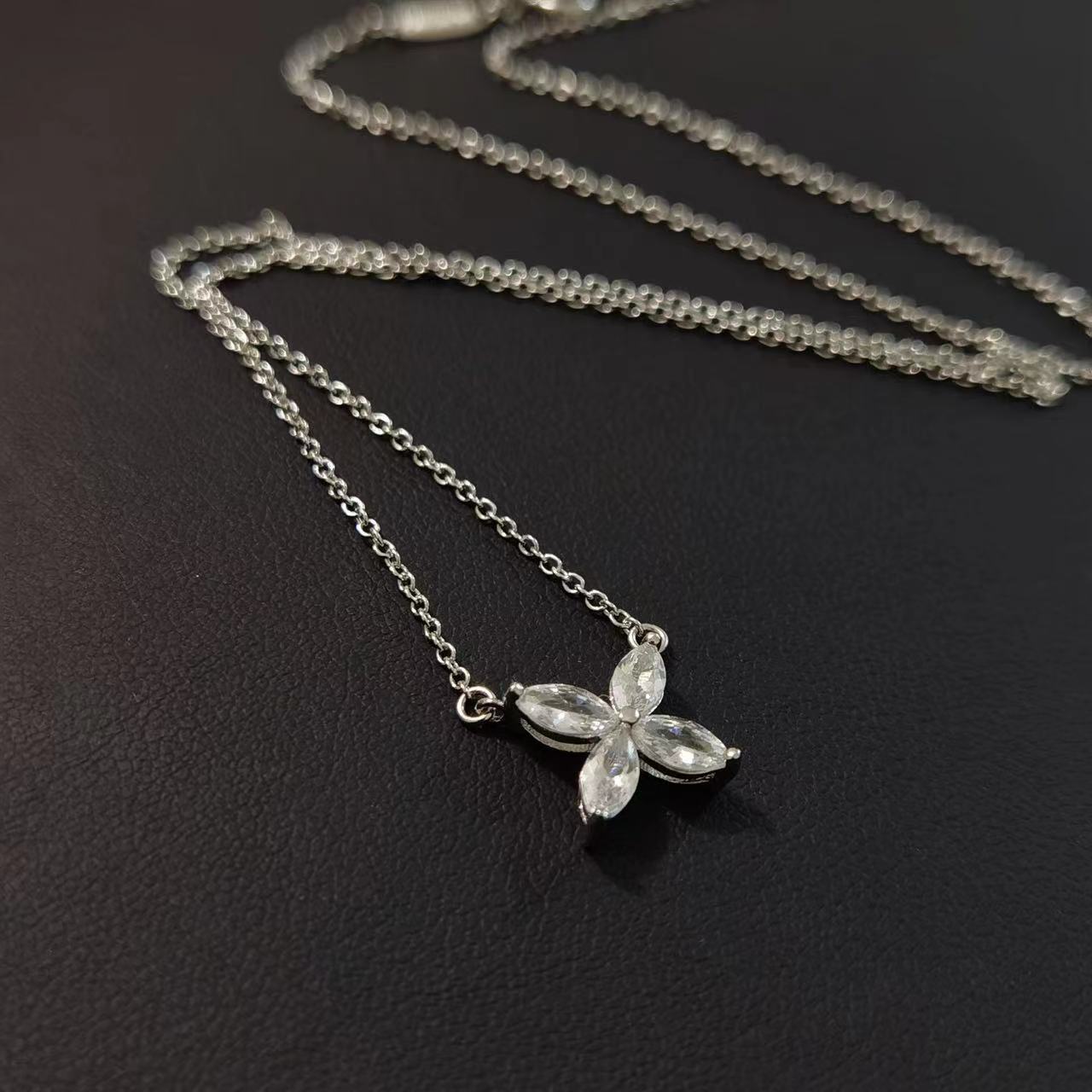 T GG T GG Luxury Pendant Necklace Brand Designer Victoria Top Sterling Silver Flower Crystal Zircon Charm Short Collar Choker With Box Party Gift Wedding Women Jewe