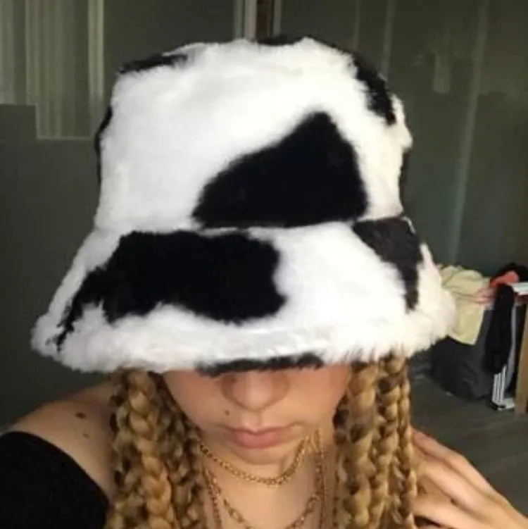 Wide Brim Hats Bucket Hats Winter Cow Faux Fur Fluffy Bucket Hats Women Plush Fisherman Cap Outdoor Keep Warm Thicken Hat Panama Caps Soft Velvet Sun Hats HKD230810