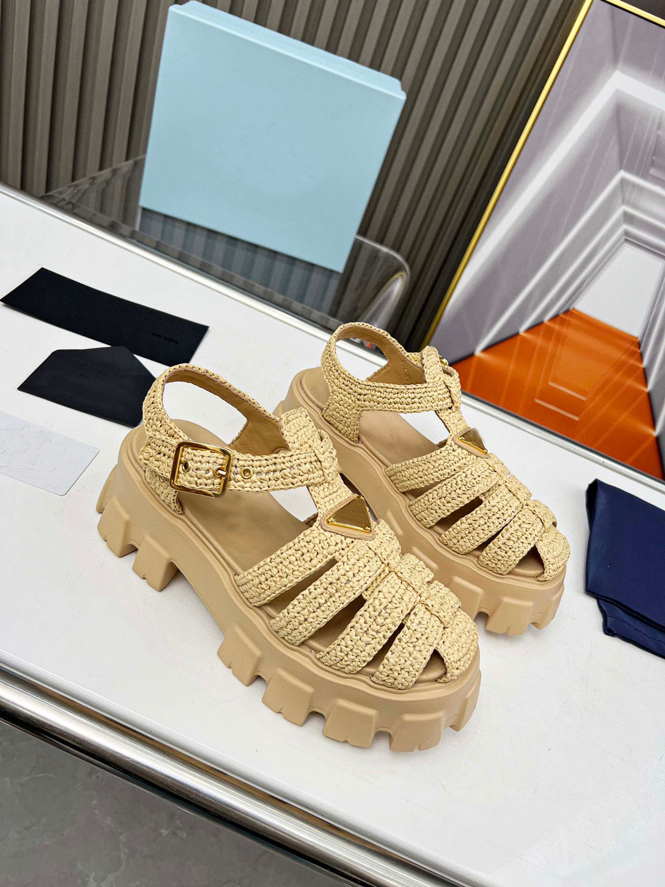 Summer Fashion Sandal Platform Casual Sandals Alphabet Belt Buckle Heels Leather Woman Thick Soled Shoe Loafers Woven Women Designer Shoes Stor storlek 35-41us4-US10