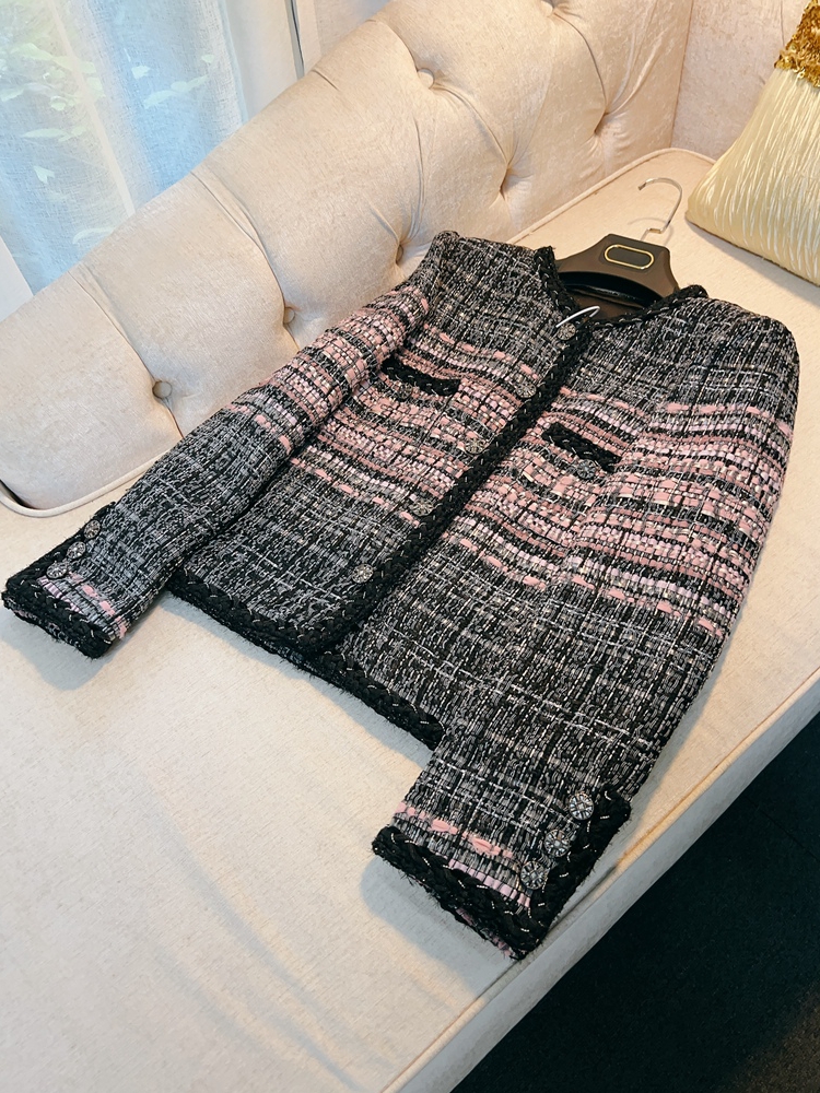 2023 Autumn Black Plaid Panelowe Tweed Tweed Kurtka Długie rękawowe przyciski szyi Klasyczne kurtki Płaszcz Krótka warstwowa jeźdźca A3G116539