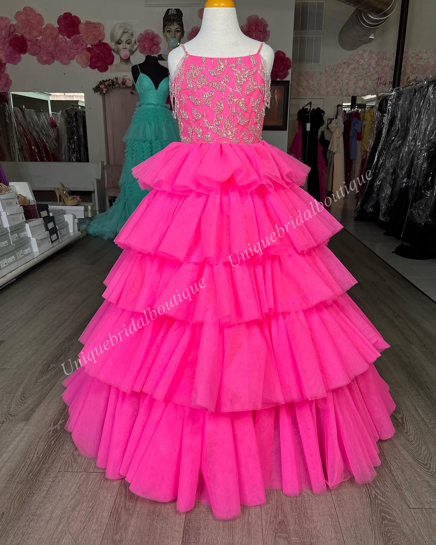 Hete roze ballgown girl optochtjurk 2024 kristallen kralende rues ruches tule kleine jongen verjaardag formele feestjurk baby peuter tieners kleine jonge junior miss