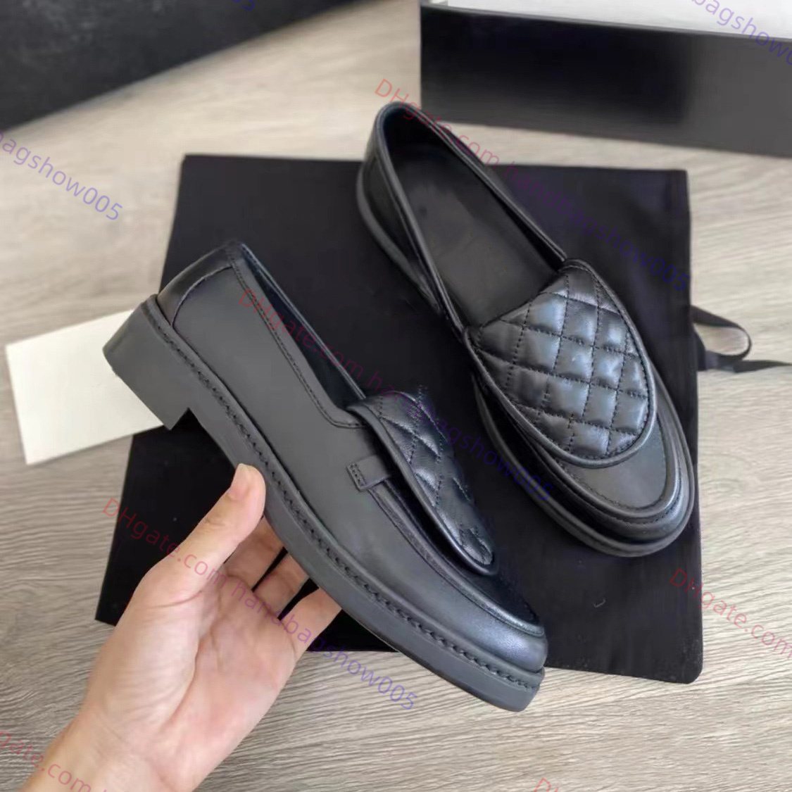 Dress Shoes Turn lock Loafers Flat Shoes Women Casual shoes Low Fashion Luxury Threaded velvet diamond quilted Calf Leather Flap Loafers Wedding Party Dress Shoes