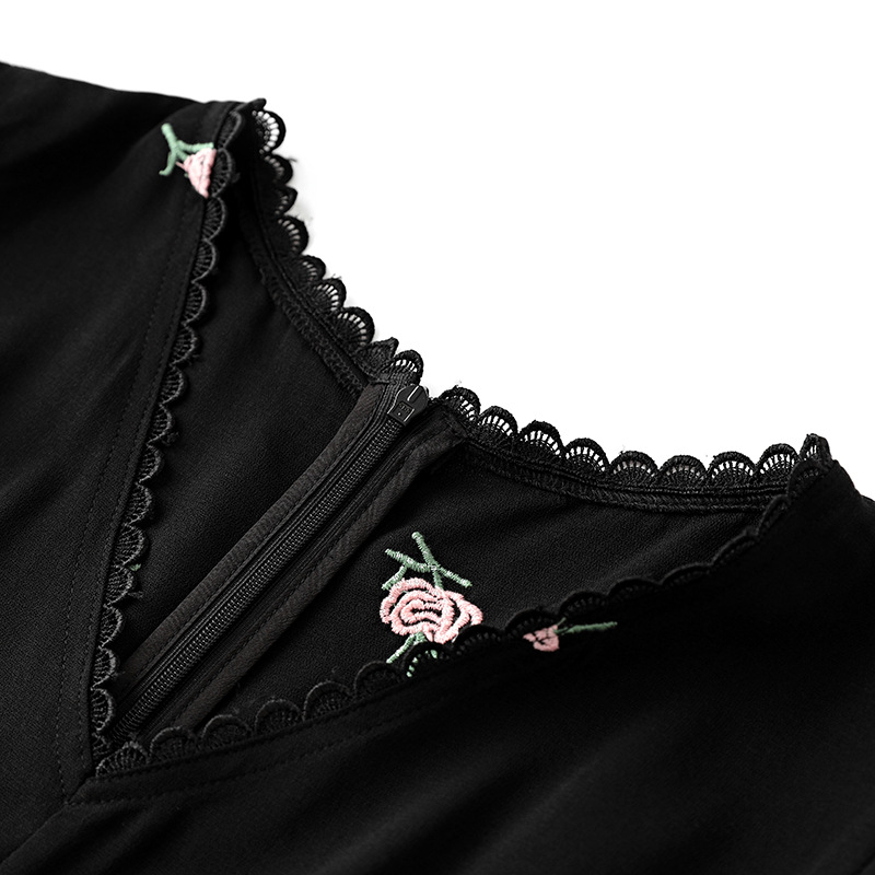 2023 Summer Black Contrast Color Broiderylace Dress Kort ärm V-ringning Panelen MIDI Casual Dresses W3L043605