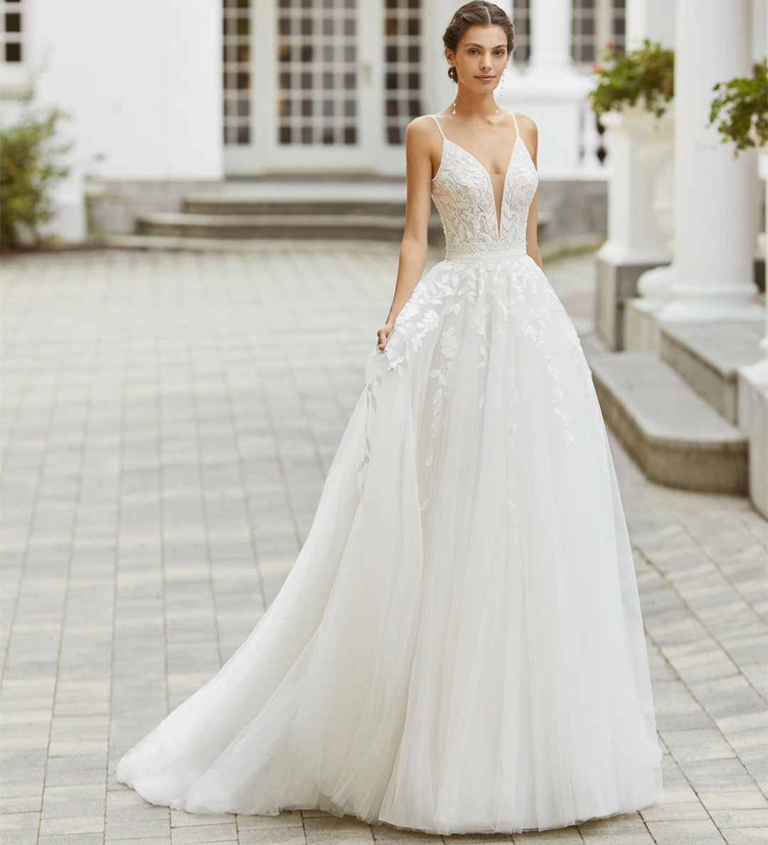 Abiti da sposa a ginnastica a V-Neck Tulle di classe Long in pizzo