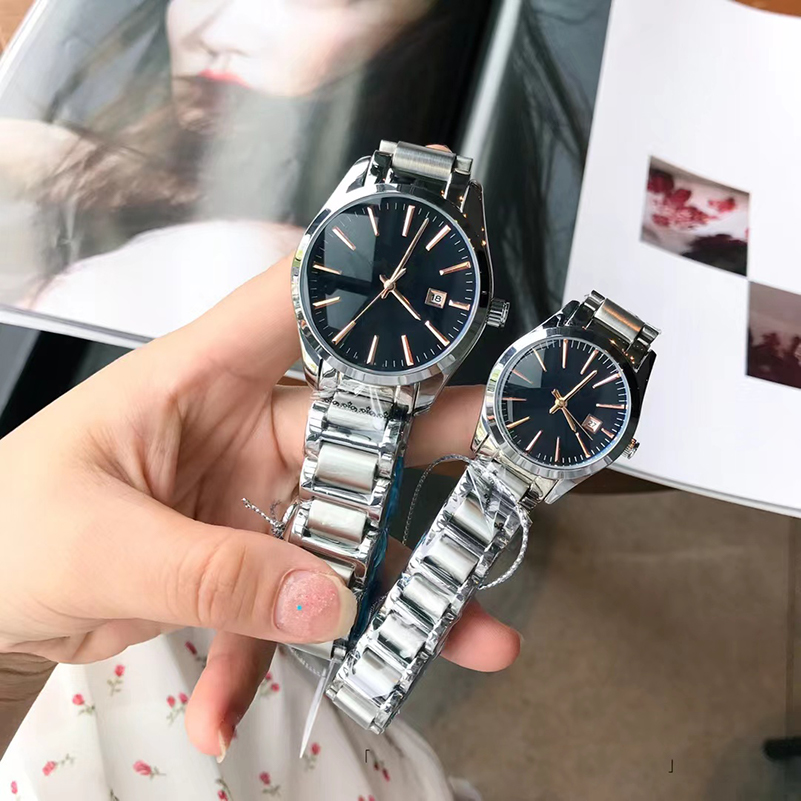 AAA مصمم أزياء Women's Watch حركة الكوارتز 316 حالة من الفولاذ المقاوم للصدأ حزام أحمر صغير QLQ