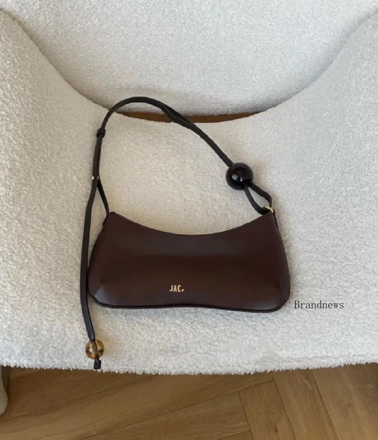 Real Leather Le Bisou Lady Shoulder Bag Högkvalitativ designer underarmsäckar mode pärlor jacsbag cowhide messenger väska berömda märkeskopplingar 2023 Ny 2464