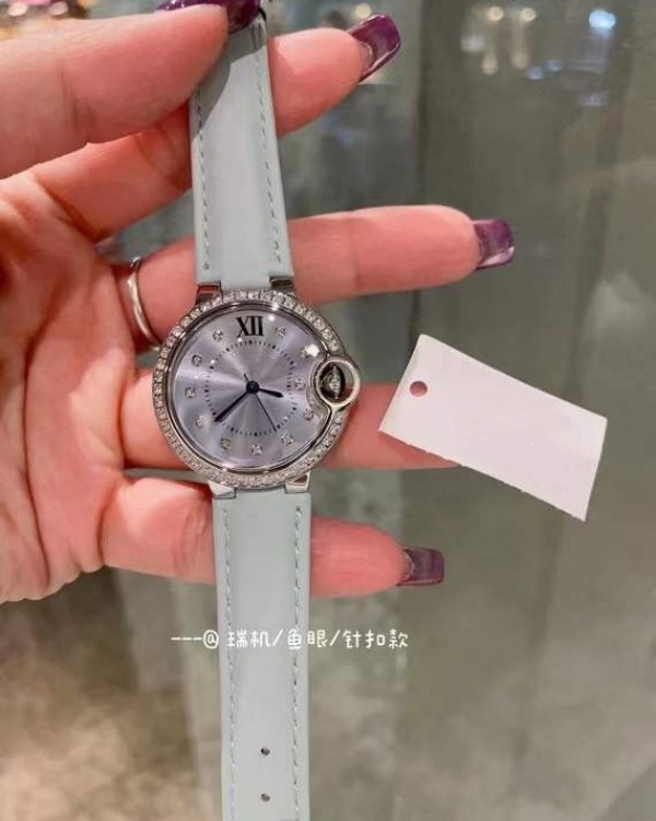 Fashion Roman Numerals Quartz Watches Lady Stainless Steel Crystal Glass Clock Women Square Diamond Dial Casual Blue Leather Sport Wristwatch Waterproof 33mm