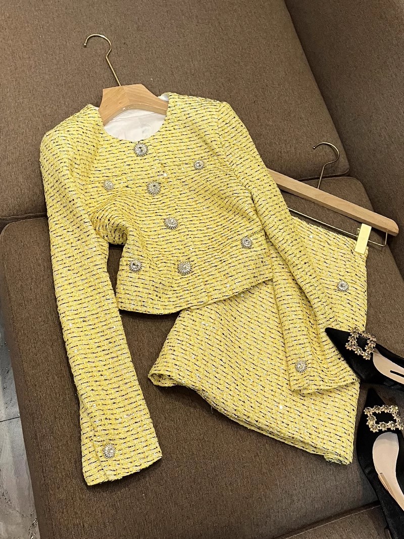 2023 Autumn Yellow Two Piece Dress Sets Long Sleeve Round Neck Tweed Single-Breasted Coat & Square Camisole & Short Skirt Suits Set Three Piece Suits O3G172089