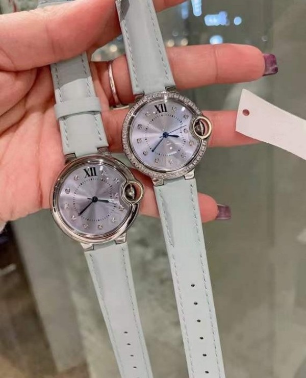 Fashion Roman Numerals Quartz Watches Lady Stainless Steel Crystal Glass Clock Women Square Diamond Dial Casual Blue Leather Sport Wristwatch Waterproof 33mm