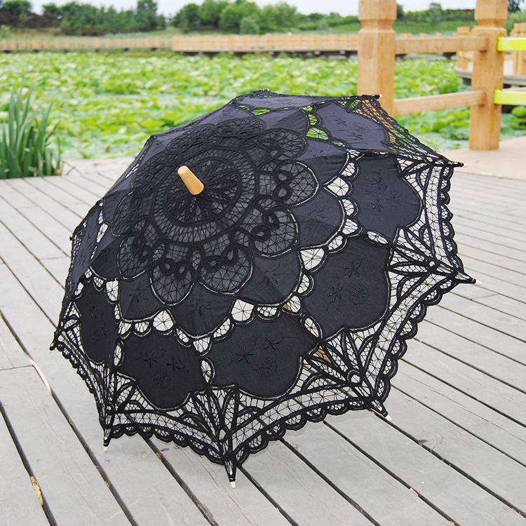 Parasol de mariée colorée à la main à la main à la main à la main, parapluie de soleil élégant disposition de la fête intérieure décoration