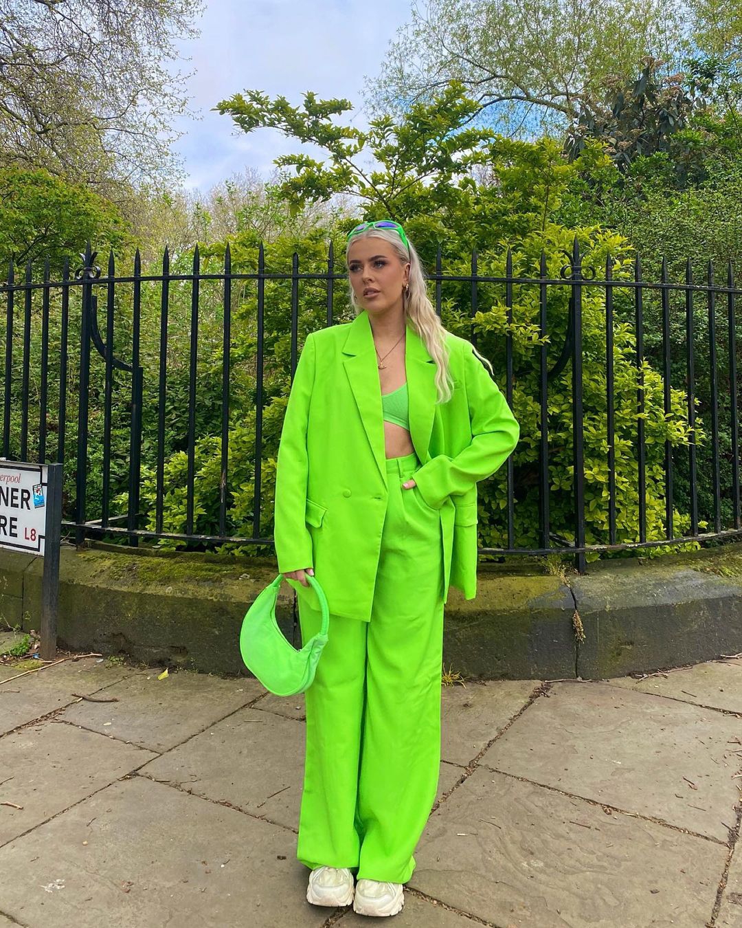 Bright Green Women Wedding smoking