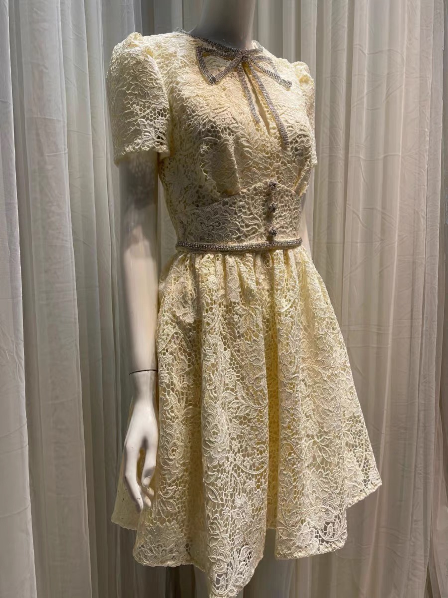 23- Automintrait Bowknot Diamonds Ivory White Lace Fairy Celebrity Style Talia Owinięta sukienka dziewczyna