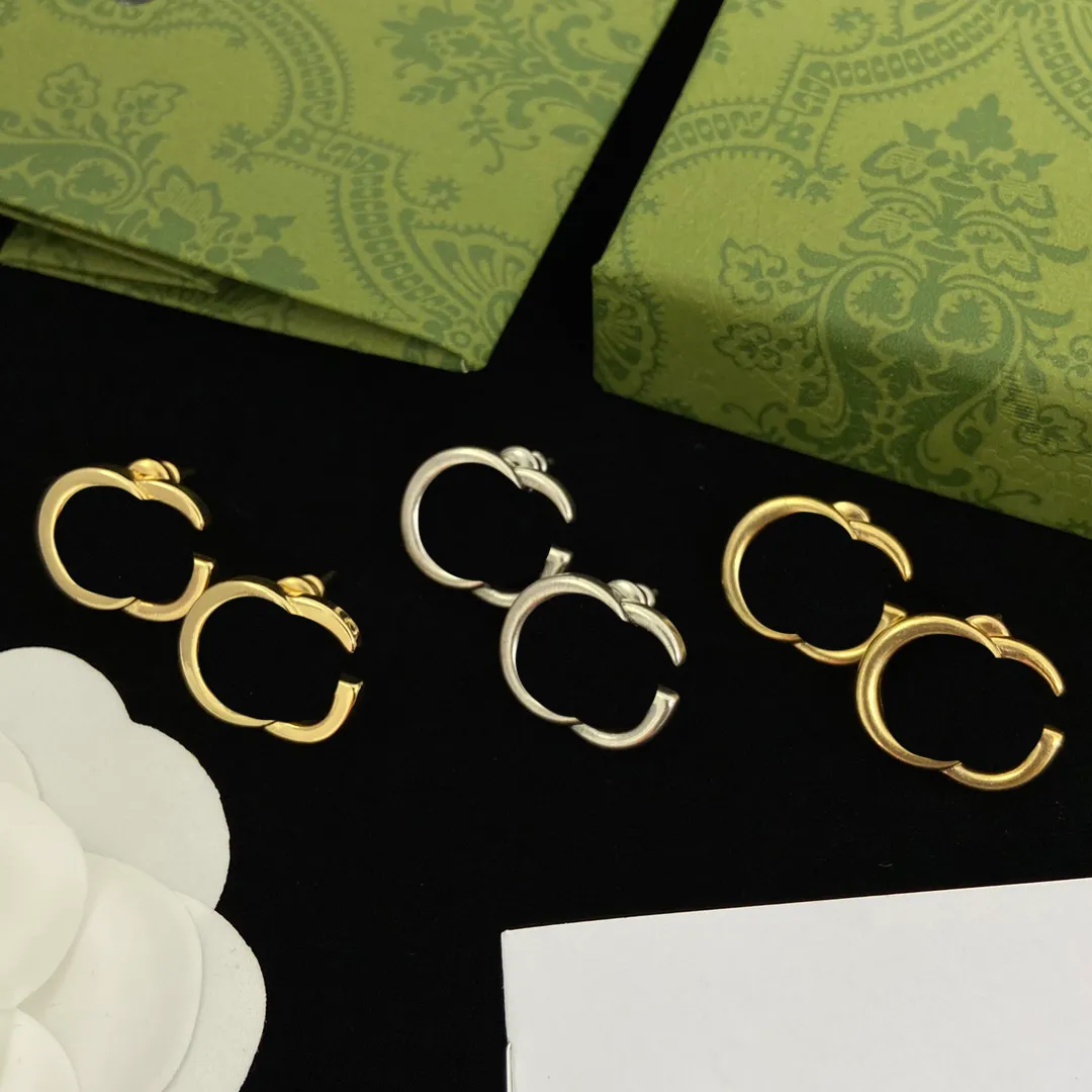 Studri di designer chic classico Orecchini dorati uomini Aretes Women Hoop Earring Glossy Style Glossy Elegant Case con accessori design in scatola