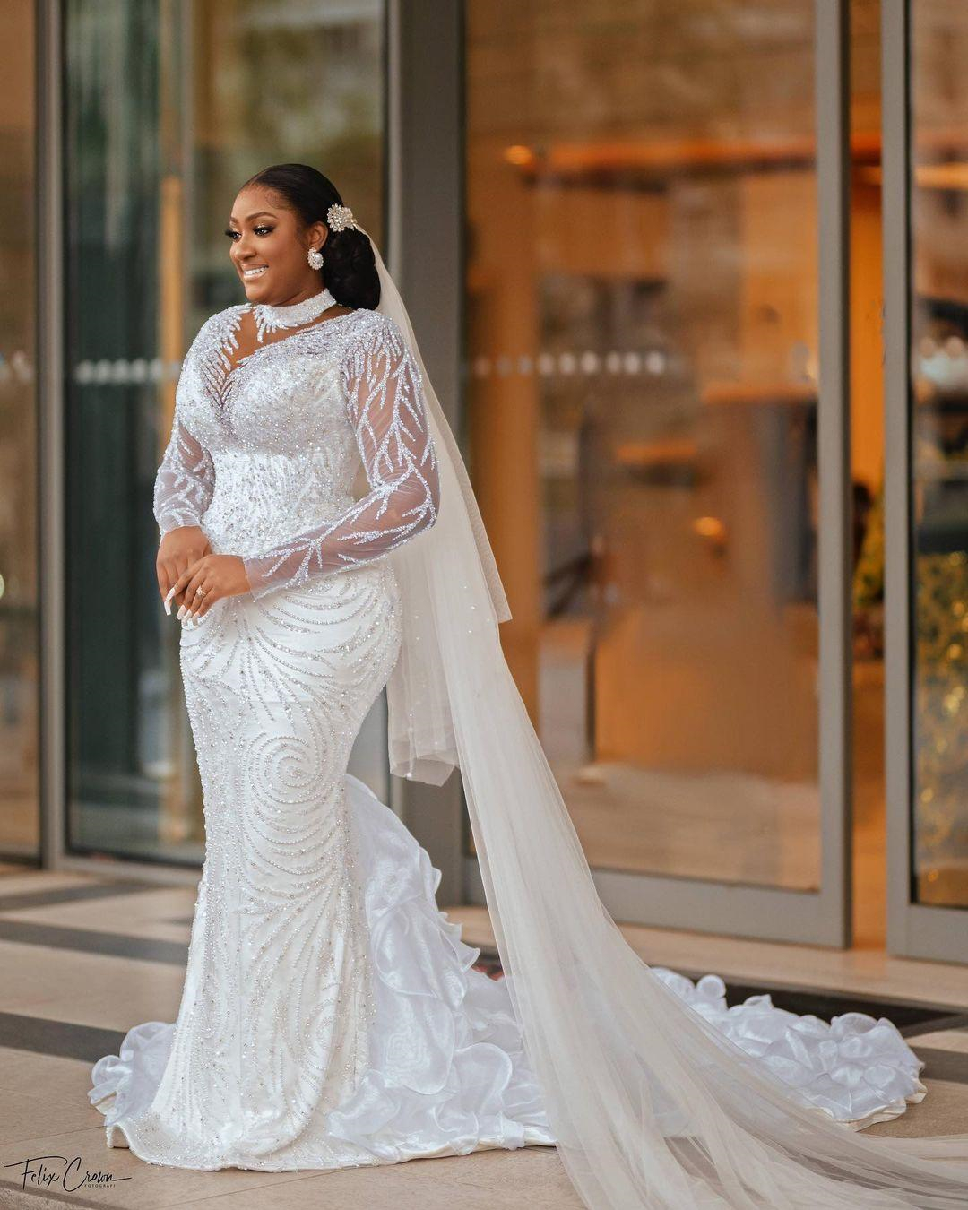 Robes de mariée sirène grande taille paillettes perlées col haut Robe de mariée modeste à manches longues Robe de mariée