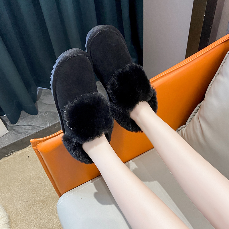 Зимние новые снежные ботинки.