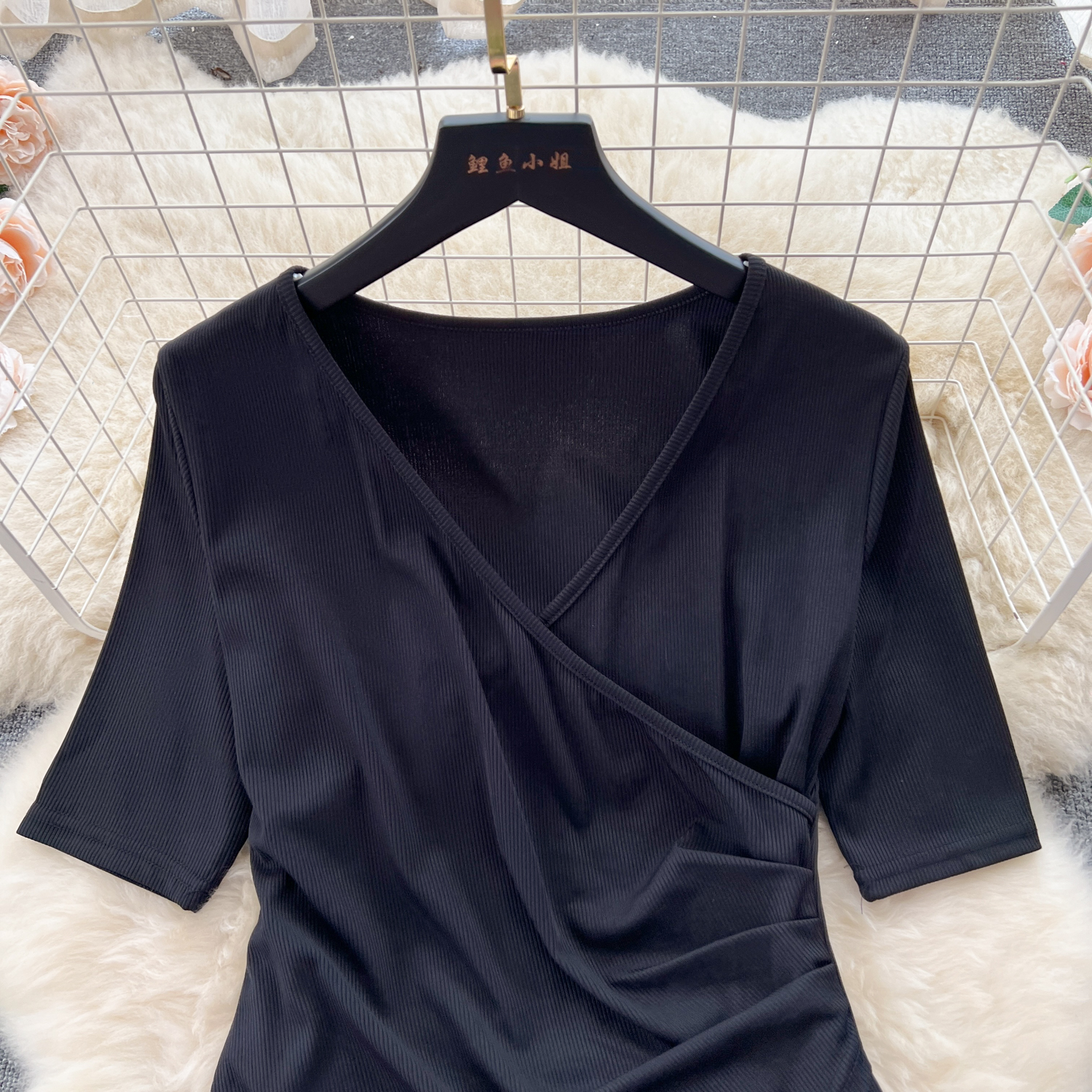 Tweede stuk jurk nieuwe mode Franse pakken dames v nek geplooide t-shirt t-shirt tops met hoge taille maas rok tweedelige set276b
