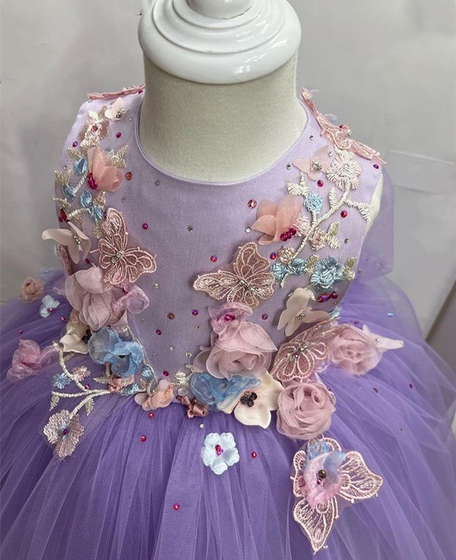 2023 Lavender Crystals Flower Girl Dresses Ball Gown Tulle Lace Vintage Little Girl Peageant Dress Gowns ZJ416