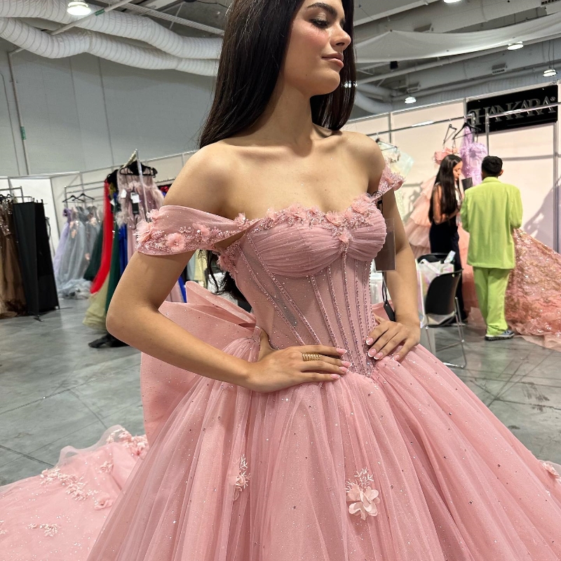 Розовые платья Quinceanera 2024 Милое бальное платье Пышное тюлевое сладкое 16 платьев Аппликация 3DЦветочный шлейф Элегантное кружевное платье для выпускного вечера