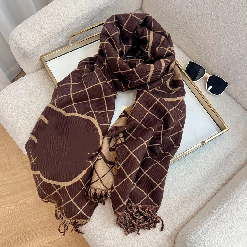 Écharpe de créateur de luxe en cachemire épais châle femmes long hiver Wram Pashmina Wraps Hijab avec gland Bufanda Foulard cadeau foulards de créateurs