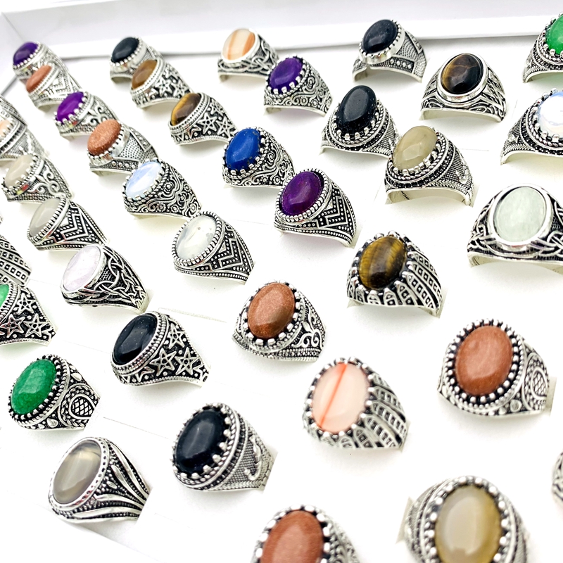 Venta al por mayor 50 Uds anillos Retro para hombres y mujeres accesorios de joyería de moda de piedra Natural bañados en plata con una caja de presentación