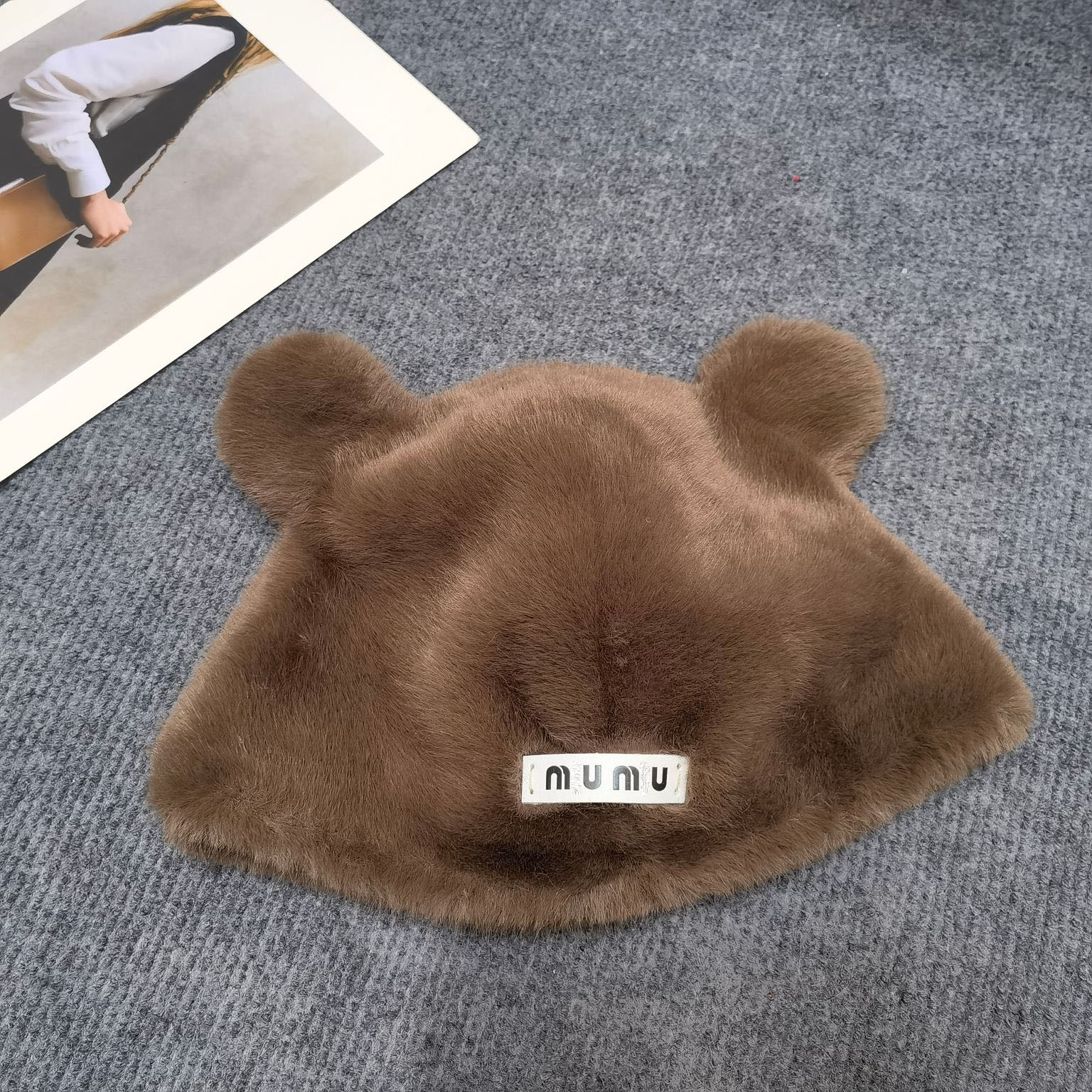 Femmes automne et hiver en peluche chaude concepteur chapeau de seau bonbon couleurs maison à la maison de vacances extérieure lettre broderie casquette