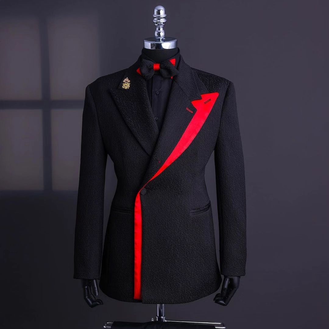 Modern 2 stycken bröllop smoking ljus toppade lapel en knapp blazer designfickor anpassa pälsbock svarta byxor mode prom party tillfällen skräddarsydd utsökt