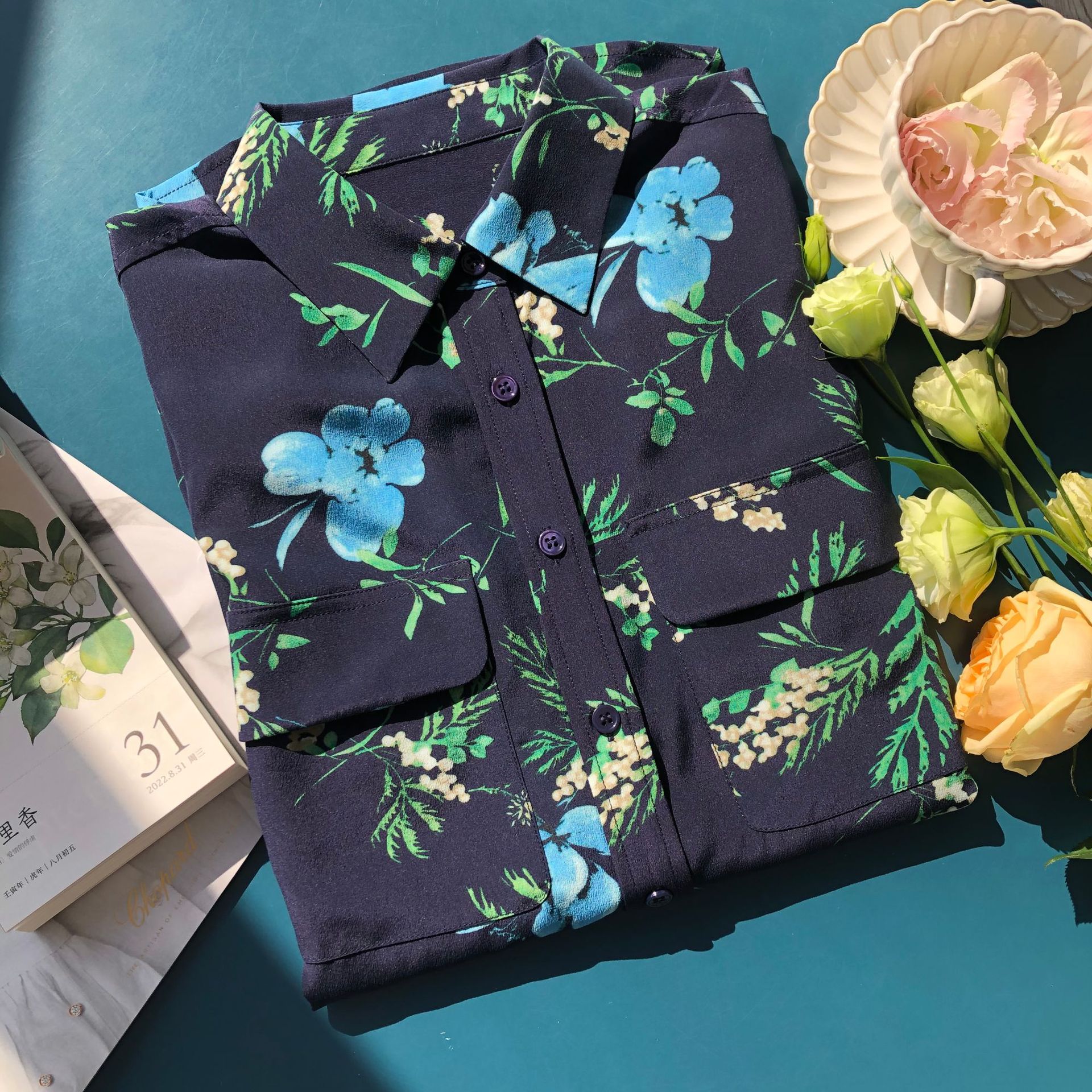 2023 Autumn Blue Floral Print Silk Blus Shirt Lång ärm Lapel Neck Double Pockets Single-Breasted Soie Top Shirts H3G22FSLM