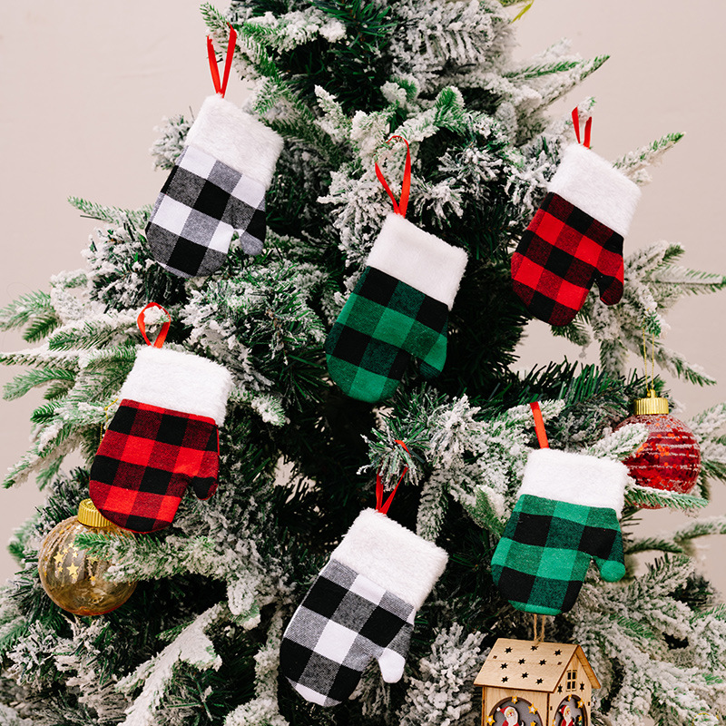 Klassisk buffel Plaid Christmas Gloves Family Xmas Tree Decoration Pise Hanging Ornament Santa Mants Cutsly Flatware Cover Candy Present Bag Party Decor EW0085