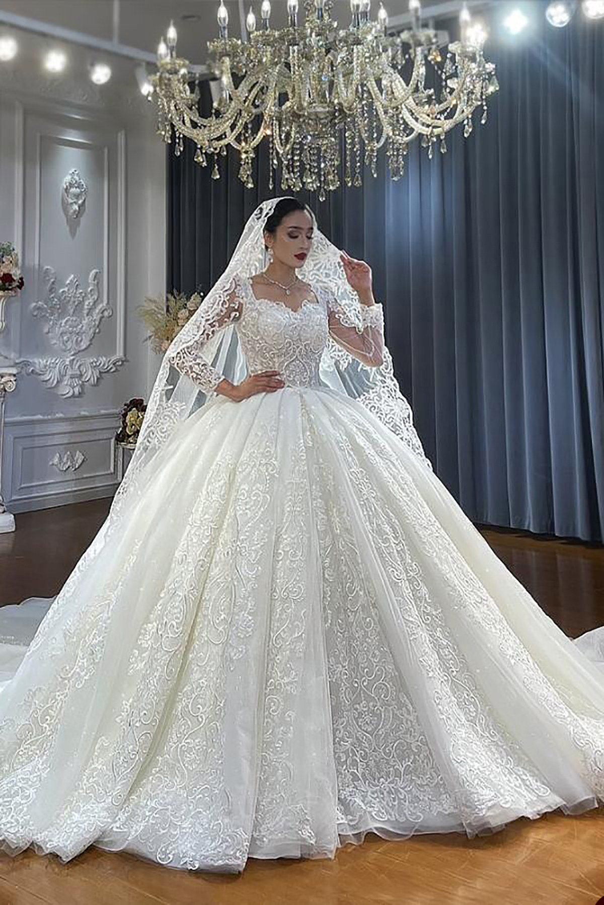 Real Picture Classic Court Wedding Suknizacja Nowe aplikacje Suknie ślubne księżniczki Królewska Szata Train Vestido de Noiva Rozmiar Dostosowany D-H232784