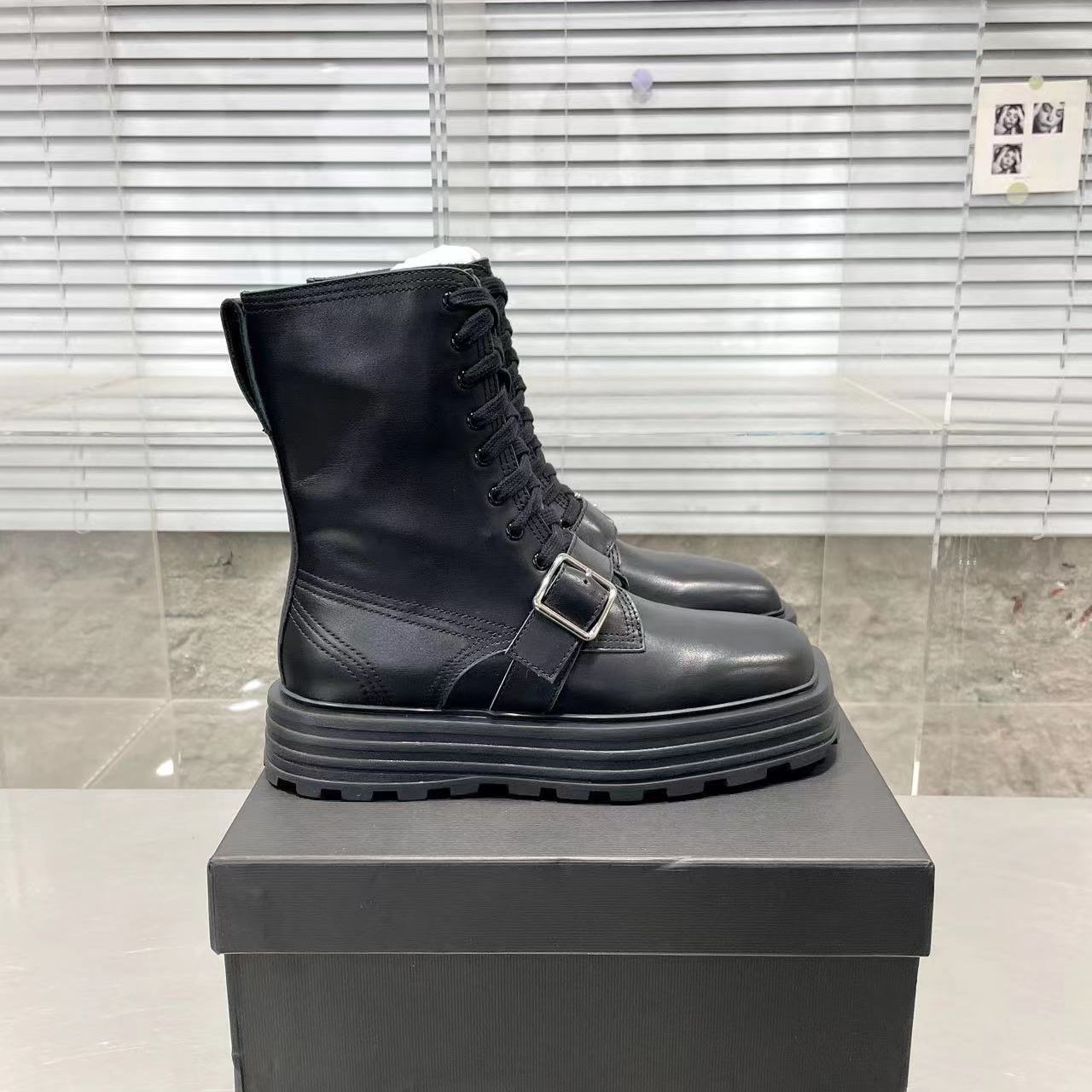 2023 Fashion Women Boots Platform schoenen Martens Motorfiets Boot Leather Shoe Trainers Sportsneakers Maat 35-40 Hoge kwalitatie