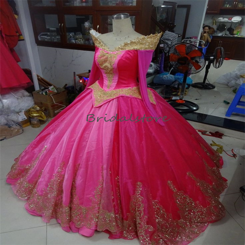 Viktorianische Renaissance-Quinceanera-Kleider 2023 Hot Pink Fantasy Mittelalterliches Sweet-15-Kleid Vintage Goldspitze Ballkleid Maskerade Mexikanische Para Xv Anos Vestidos Formal