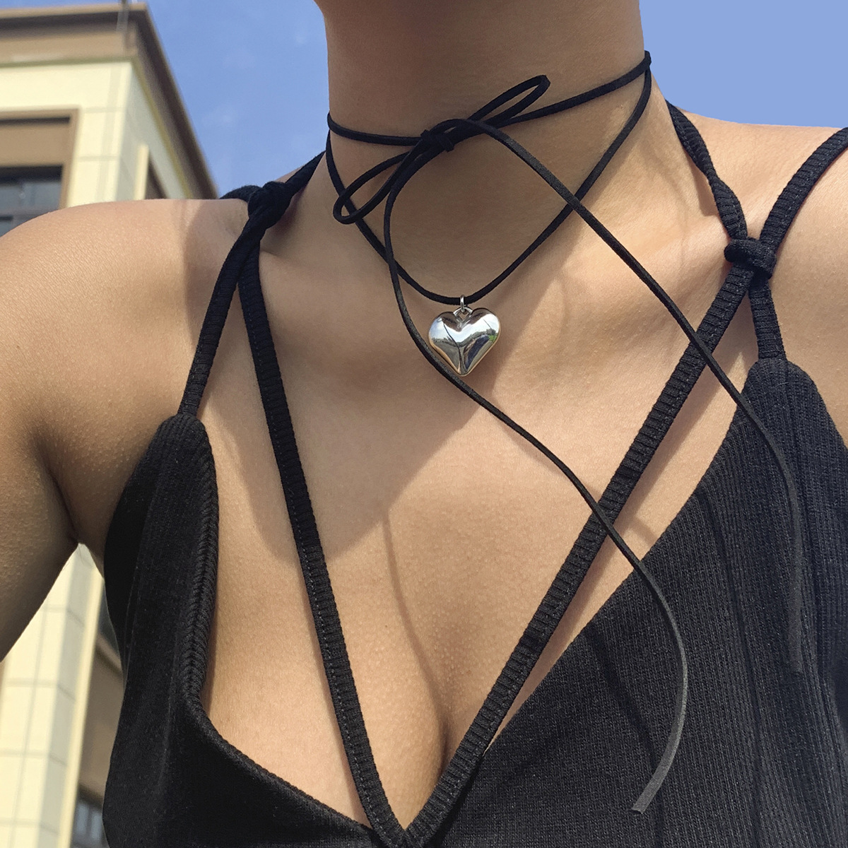 European and American Designer heart love necklace luxury jewelry with adjustable wax thread choker necklaces for simple and personalized love pendant necklaces