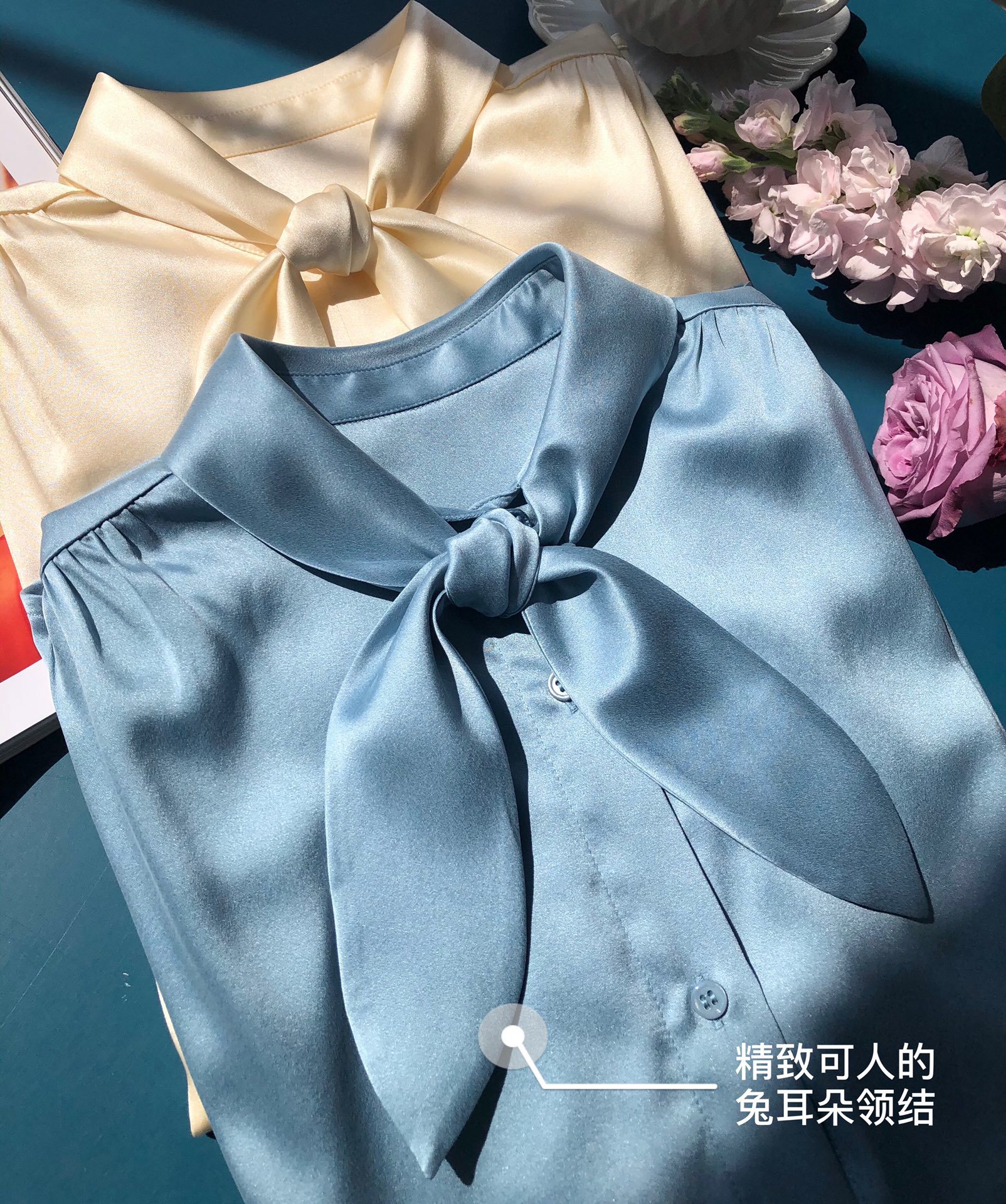 2023 Autumn Blue Solid Color Ribbon Tie Bow Silk Blus Shirt Lång ärm Runda nacke veckad enkelbröst Soie-toppskjortor H3G22Ted