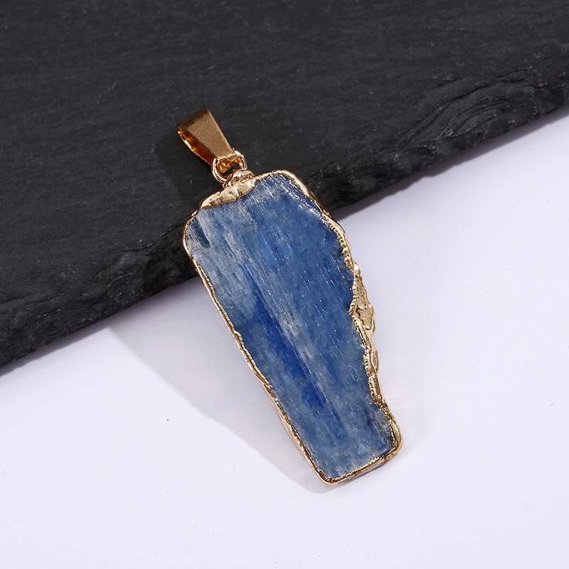 Złoto plisowany niebieski kryształowy filar wisiorek nieregularny surowy kamień