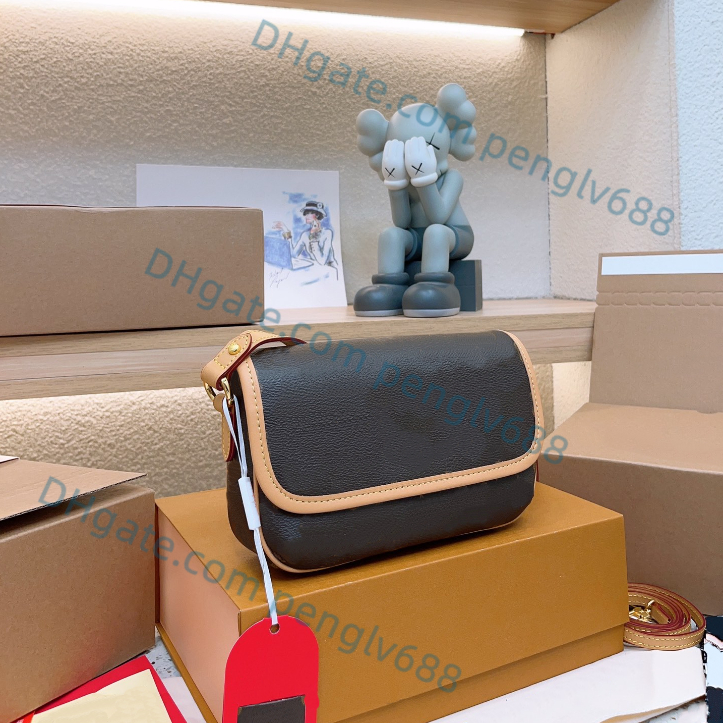 5A 디자이너 가방 여성 패션 프린트 숄더백 고급 밑줄 크로스 바디 백 클래식 오래된 꽃 손잡이 휴대용 버클 가방 가방