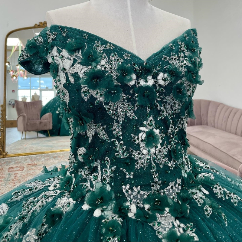 Blackish Green Shiny Princess Ball Suknia w V-Neck Quinceanera Dress 3dflower Applique Koraliki urodzinowe słodkie vestidos de 15 anos