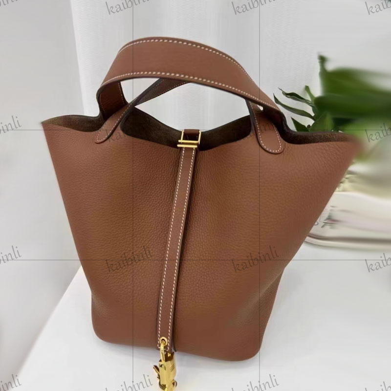 Sac de loisirs de seau de pique-nique de créateur Sac fourre-tout pour femme Sac classique Sac de capacité de mode semi-fait à la main en cuir togolais de qualité supérieure avec emballage de boîte-cadeau original Marque de luxe