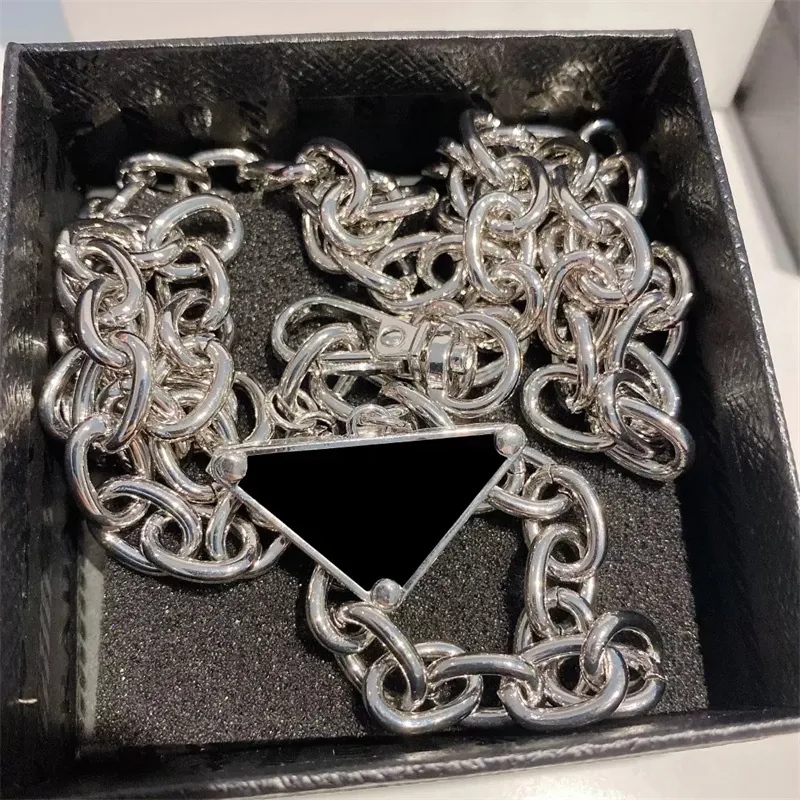 Silver Women Chain Metal Designer Belts Jupe de mode ACCESSOIRES