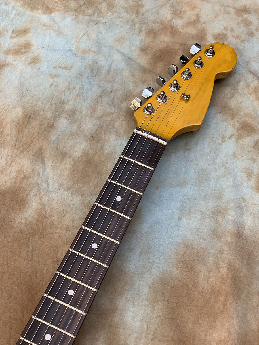 6 String, Elektro Gitar, Yaşlı/Kalıntı, John Mayer, Siyah Bir, Beyaz Pickguard, Alder Vücut, Akçaağaç Neck