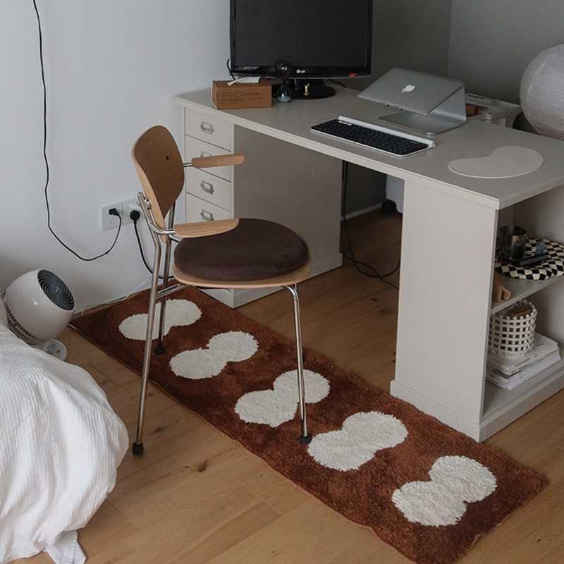 Topkwaliteit Tufting Zwart Wit Tapijt Zacht Pluizig Nachtkastje Slaapkamer Tapijt Plucheachtig Gebied Vloer Pad Deurmat Esthetisch Huis Kamer Decor HKD230828