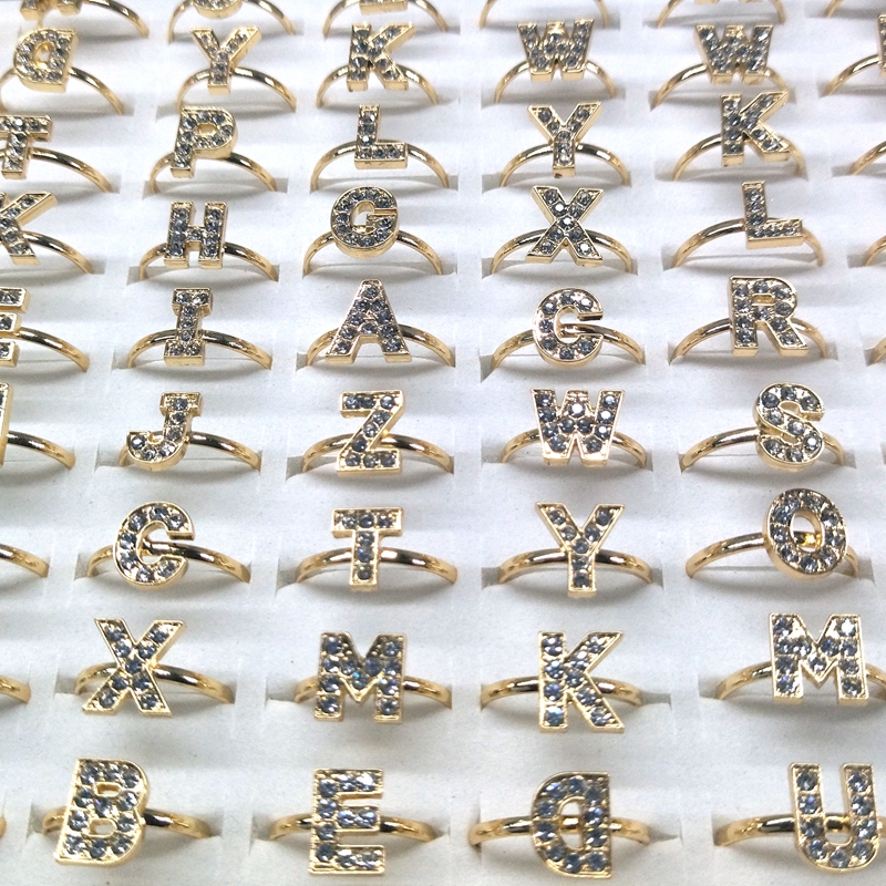 50st Gold Color Letter Rings with Clear Rhinestone Justerbar storlek