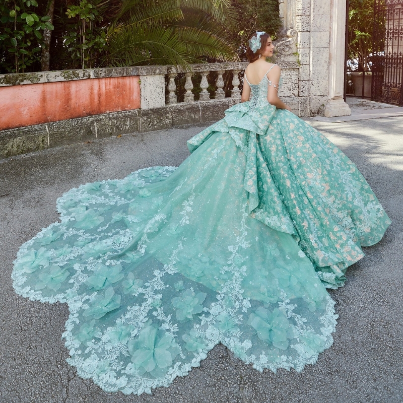 Light Green Spaghetti Strap Ball Gown Quinceanera Dresses Vestidos De 15 Anos Applique Lace Glitter Skirt Princess Party Gowns