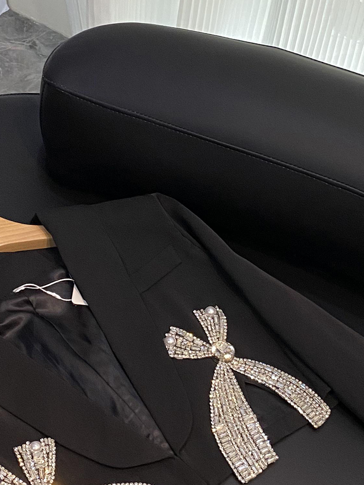 2023 Осенний черный твердый цвет с двумя частями наборы платья с длинным рукавом из бисера с бисером с бисером с бисером с бисером с бисером с высокой талией набор костюмов для коротких юбков.