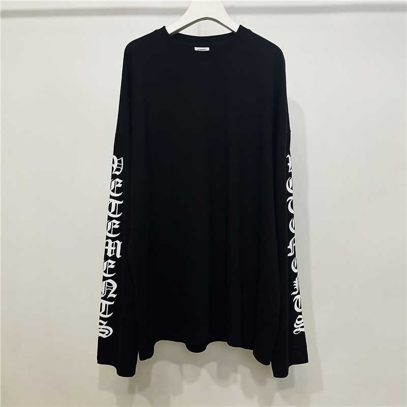 T-shirt da uomo Oversize di alta qualità Vetements T-shirt moda Uomo VETEments Carattere gotico Donna Maniche lunghe Indietro Camicie VTM tonali