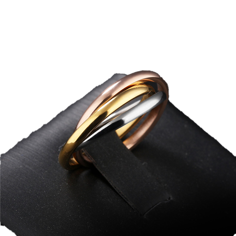 Fashion Classic Creative Trinity Three Ring Winding Ring Women039S rostfritt stål 3 Färg Rolling Wedding Band Rings4446706