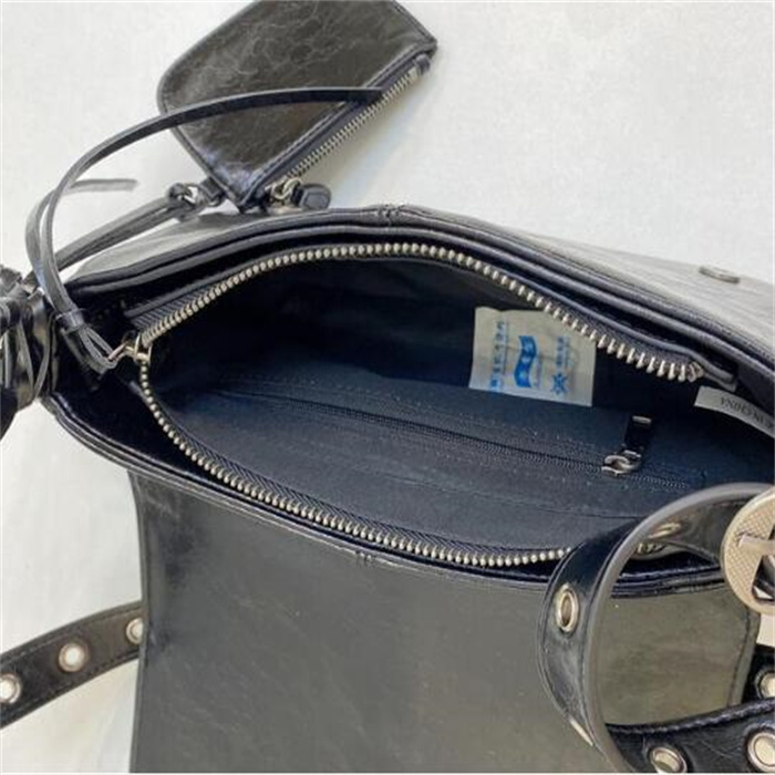 디자이너 가방 Le Cagole 남자 여자 가방 핸드백 어깨 패션 리벳 오토바이 정품 가죽 지갑 크로스 백 221k